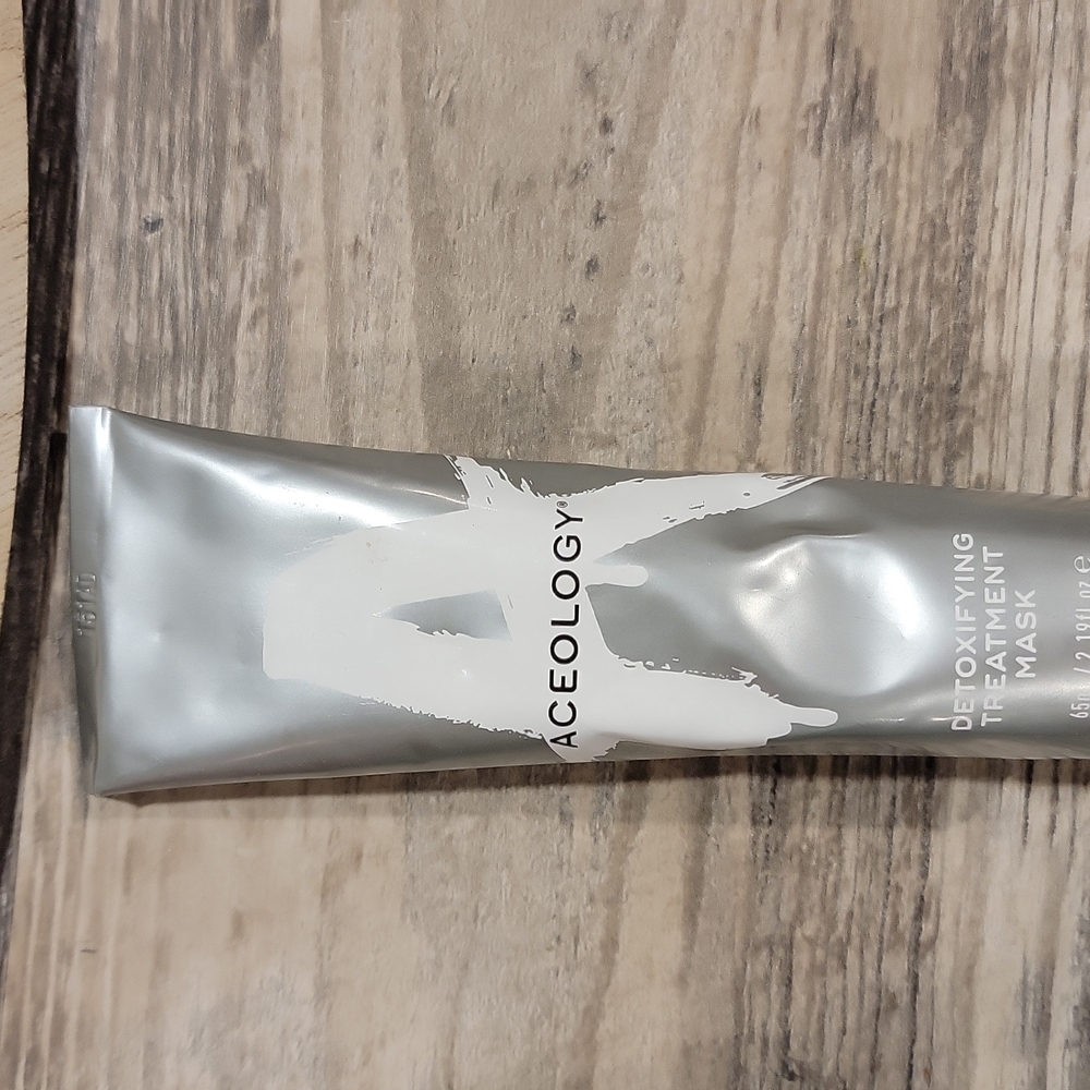ACEOLOGY Detoxifying Treatment Mask